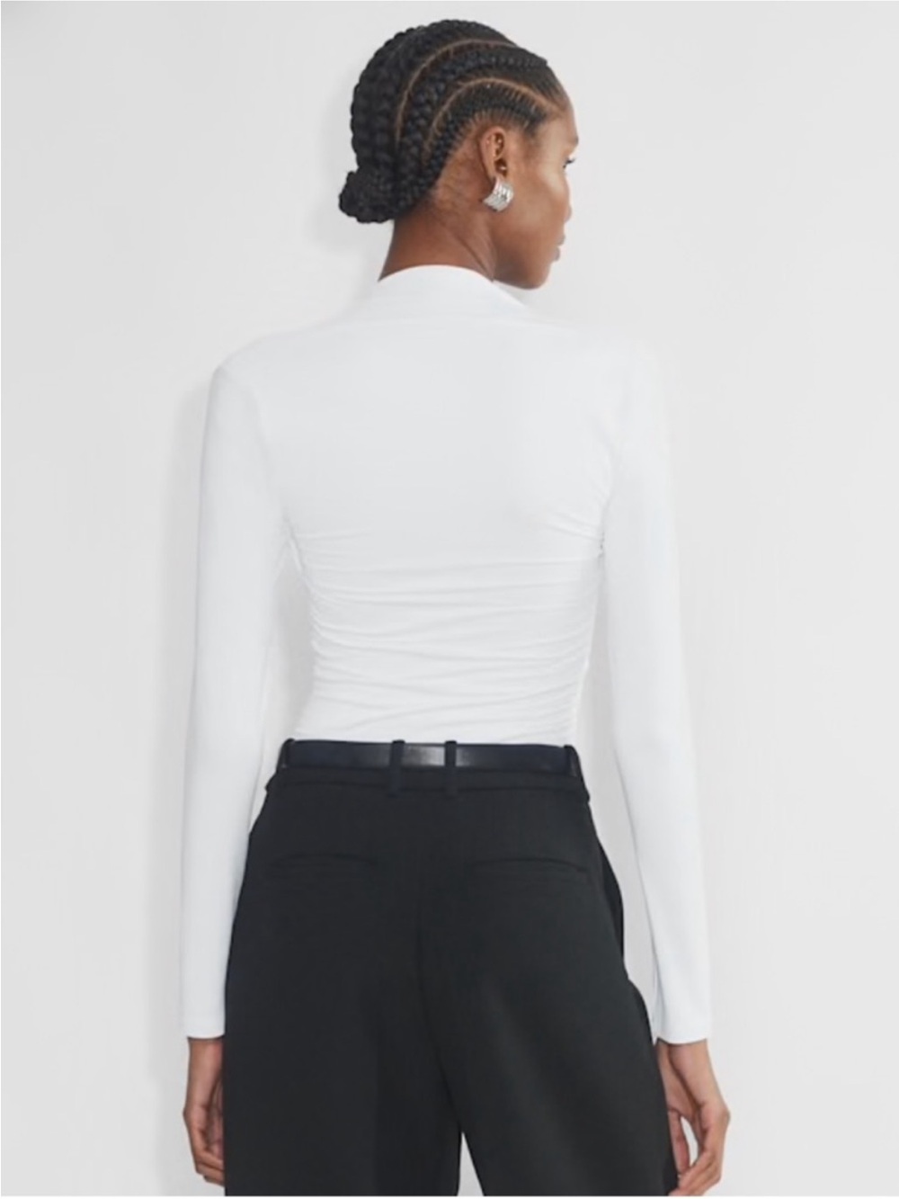 New without Tags - Aritzia Women Body Contour Flourish Long sleeve - Picture 5 of 9